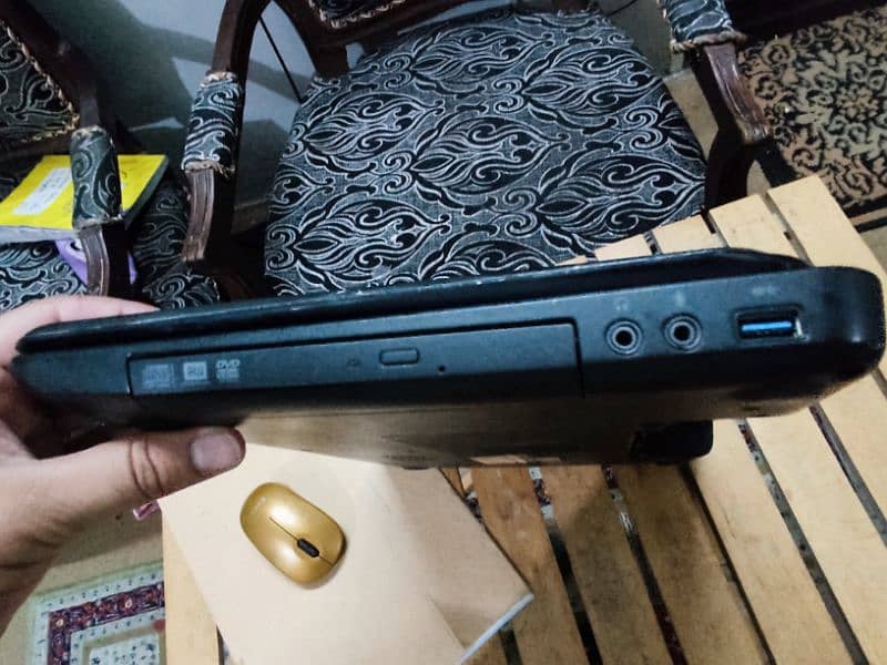 laptop Ci3 2nd generation