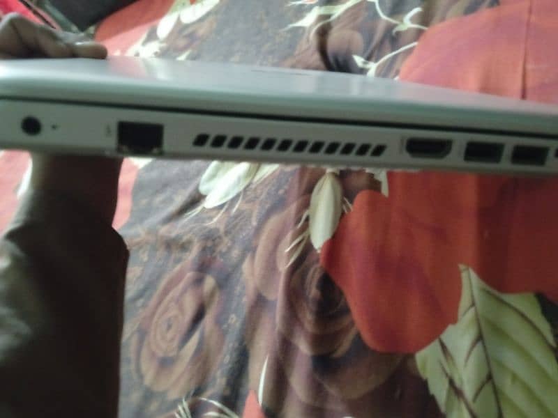 hp pavilion 15 i7 5 generation 8gb ram 256gbssd with original charger