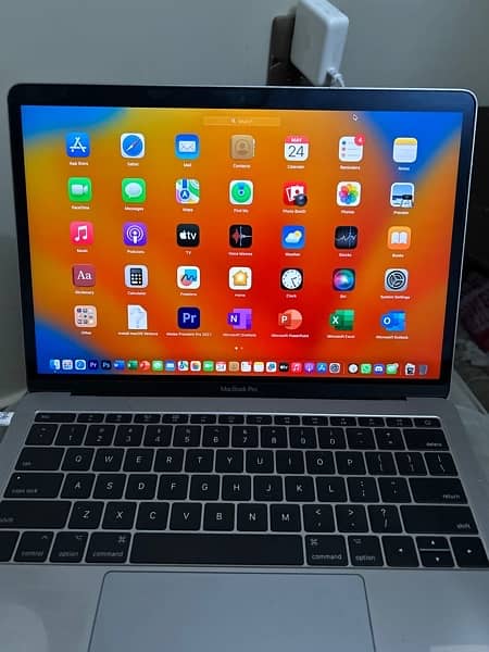 APPLE MACBOOK PRO 2017
