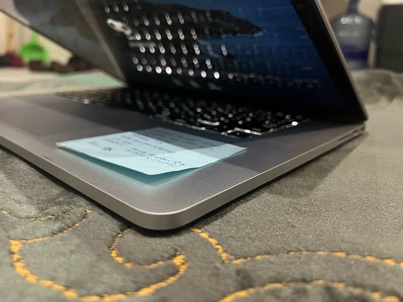 Macbook pro 2015 2 gb graphic card