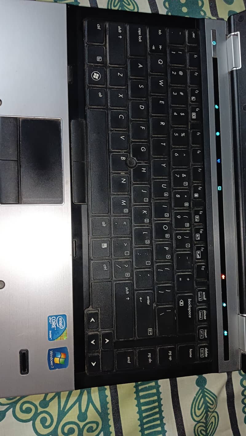 HP ELITE BOOK 8440