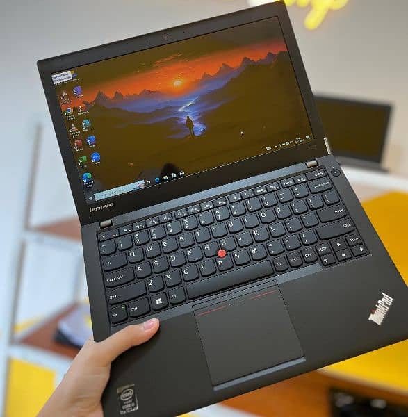 LENOVO ThinkPad X240 Intel Core i5 4th Gen/4GB Ram /500 GB HDD/Win 10