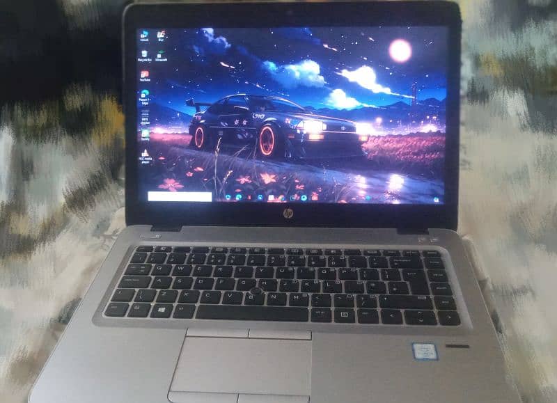 Hp elitebook 840 g3 with 3 pre installed games