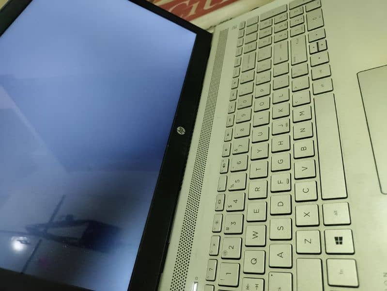 HP Pavilion C- i3 - 7th Gen
