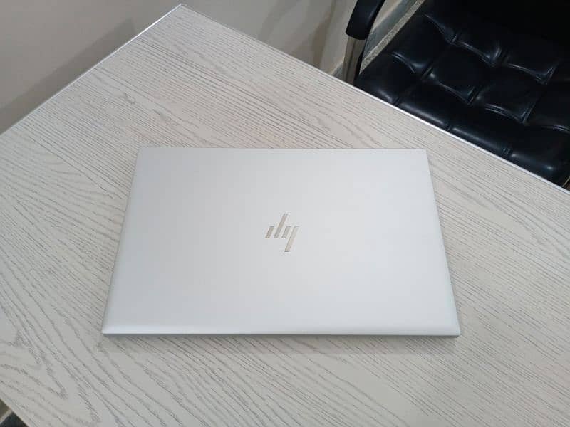 Hp elitebook 840 g7 core i7 10th gen quadcore 14 inch 1080P ips screen