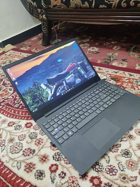 Lenovo v15 iil i3 10 gen 12 gm ram