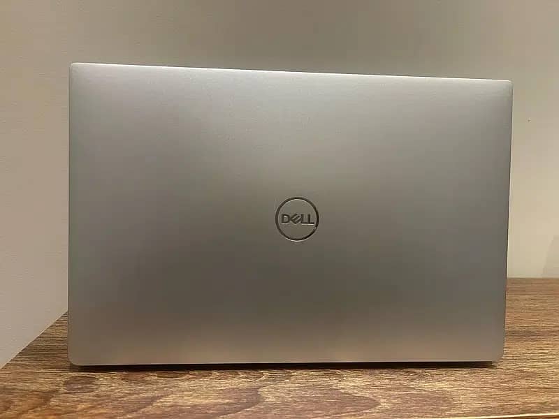 Dell XPS 13 - Intel Core i7-8th Gen - Ram 8 GB - SSD 512 - Intel UHD