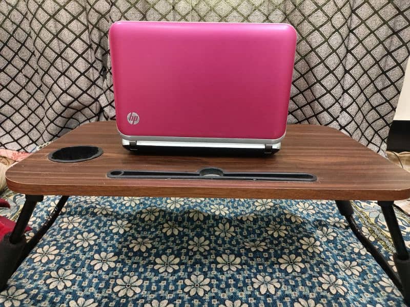 HP mini laptop Intel atom presser