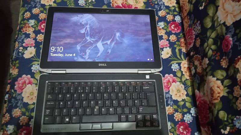 Dell Laptop core i5 8 GB RAM 500 HARD