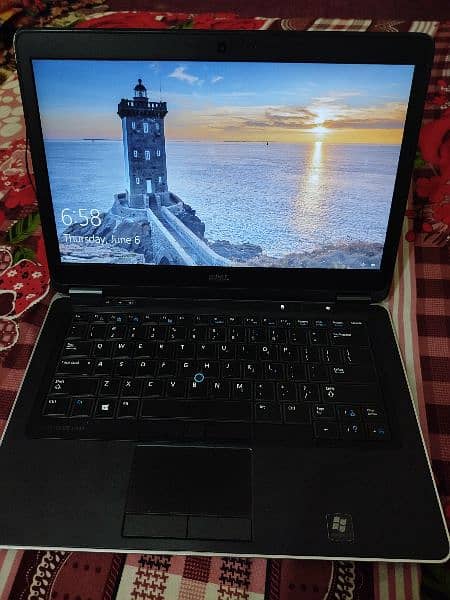 Laptop DELL model E7440