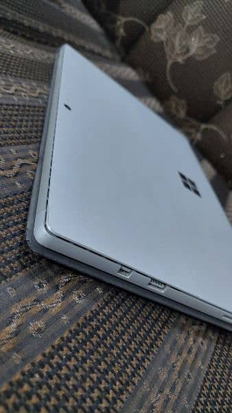 microsoft surfer 4gb 128gb