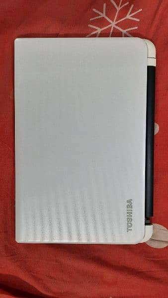 Toshiba i5 5th generation 4gb with 180gb ssd.