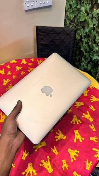 MacBook Air (11-inch, Early 2015)