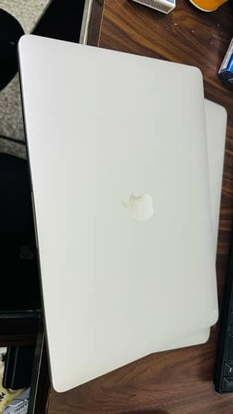 Apple MacBook Pro core i7 mid 2020 32GB 512GB Ssd