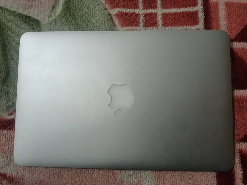 MACBOOK AIR (Early 2014)