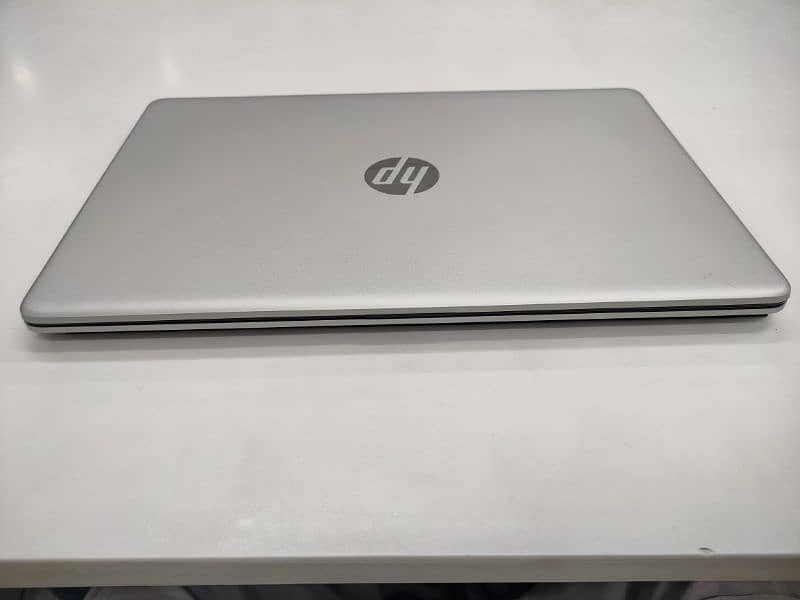 hp 15s i8 8th gen 2GB Graphics card
