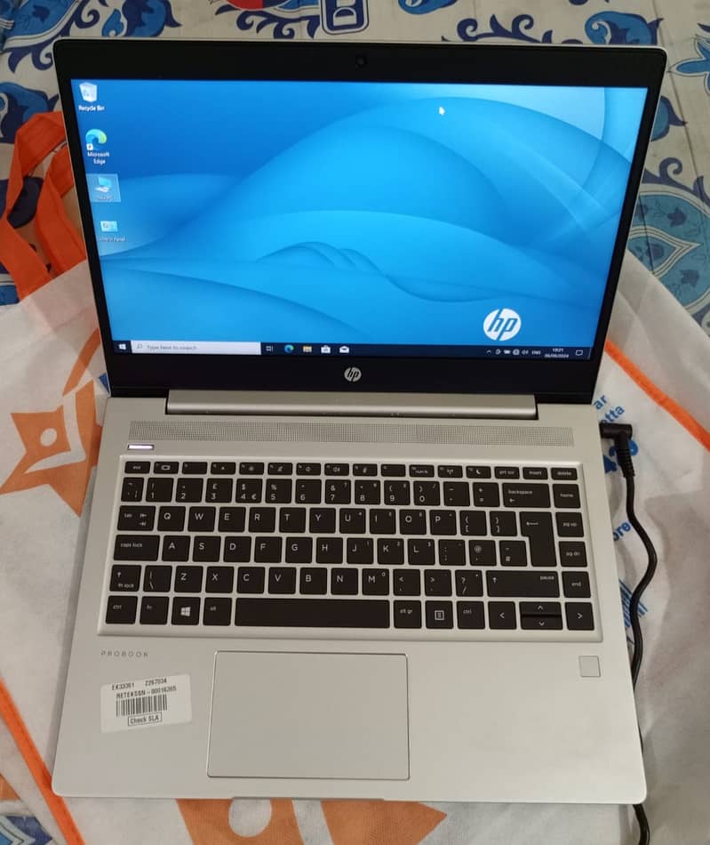 HP Ryzen 5 3500U=Core i7-10thGEN 2GB-RADEON 14