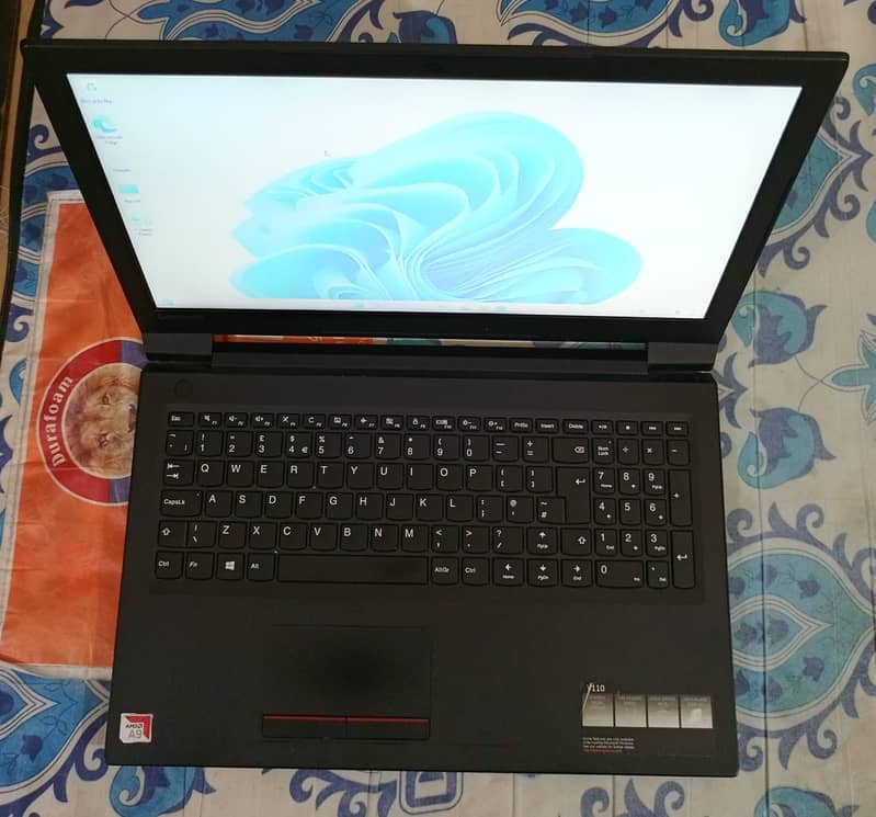 LENOVO 960GB-SSD 8GB DDR4 RAM AMD A9-2.9GHz 9410 5-COREs 15.6