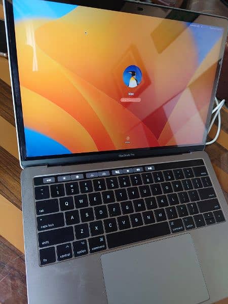 MacBook Pro 2017 8/512 WITH touchbar id Laptop