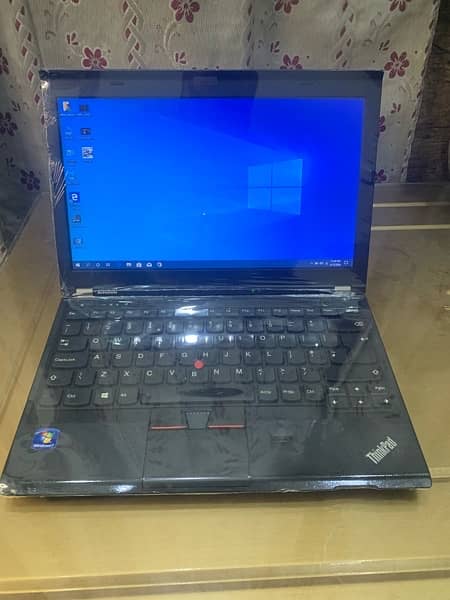 Lenovo new laptop Intel core i5 3rd gen 8/320gb Windows 10