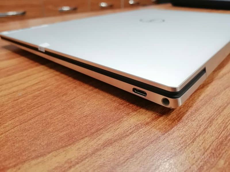 Dell xps 7390 core I7 10 generation/Laptop for sale