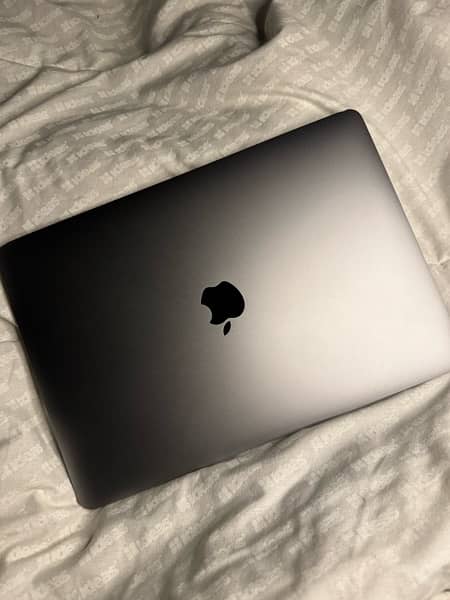 Macbook Pro M1, 8/256GB, Full box