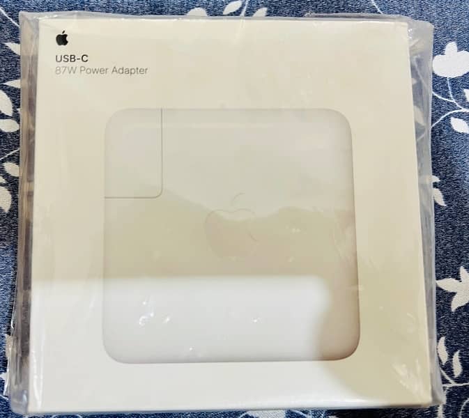 Apple 87w Type-C Charger For MacBook and MacBook Pros