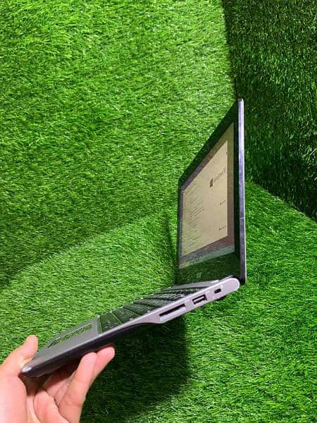 Acer C740 | 4 GB Ram | 128 GB SSD |