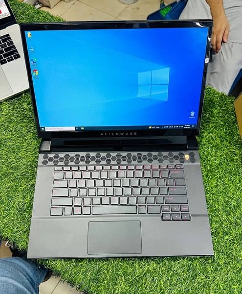 DELL ALIENWARE LAPTOP (Core i7 9th Gen) RTX 2060 6gb Graphics (144 HZ)