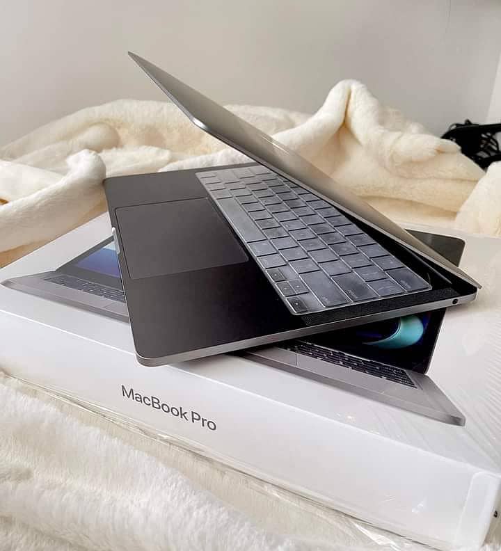Apple MacBook Pro M1 apple MacBook air M1 core i7 i5