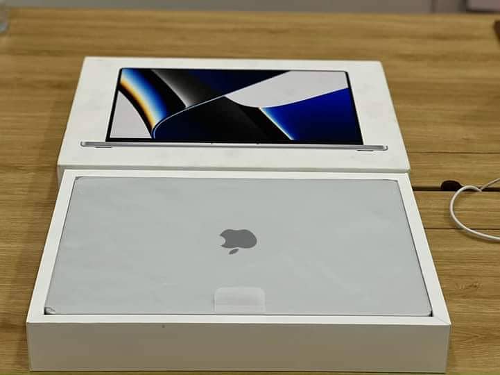 Apple MacBook Pro M1 apple MacBook air M1 core i7 i5