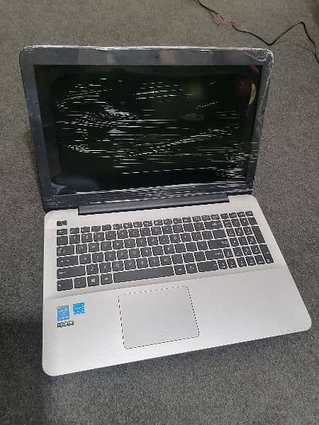 i3 5th genration 4gb ram 500gb hard 15.6 scren