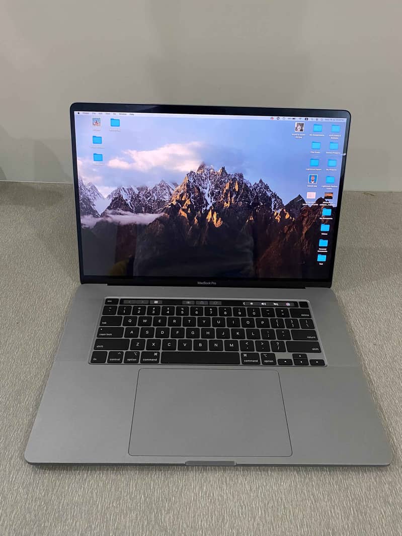 Apple MacBook Pro 2019 core i9 16gb RAM 8gb Graphics & 1TB Storage