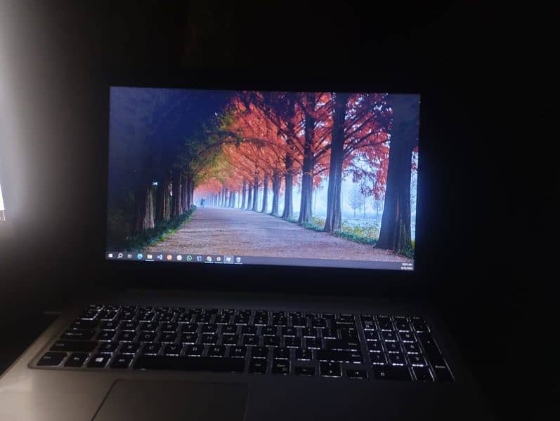 Dell inspiron 5570 8th gen Core i7 with 4gb dedicated graphic card