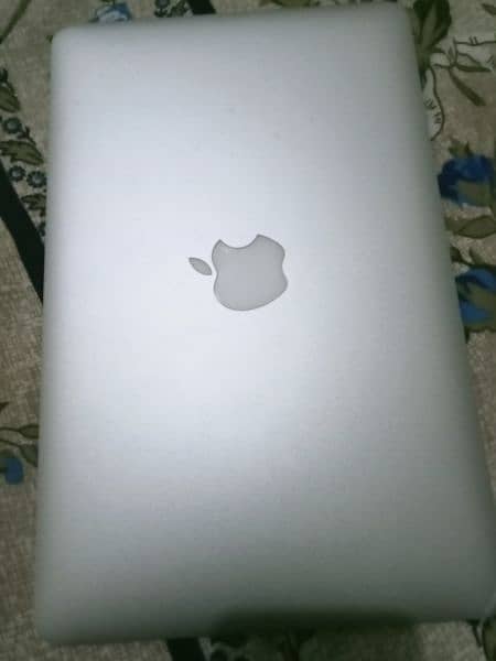 Apple MacBook 12 10 by 10 condition