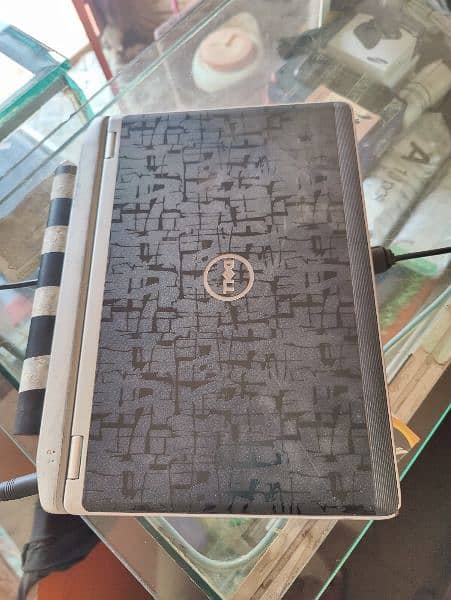 Dell core i3 3rd generation 4/260gb