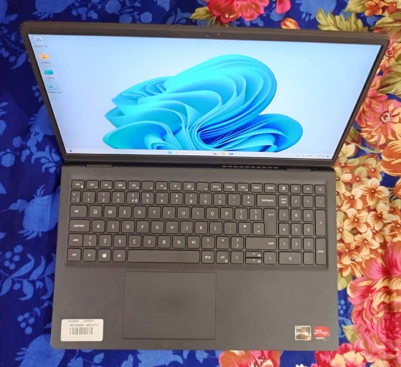 DELL Ryzen 5=Core i5 11thGEN 16GB/ 512GB-SSD 2GB Radeon 15.6