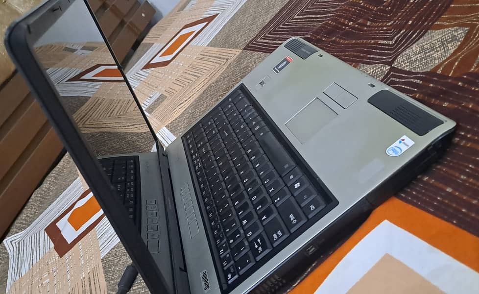 Toshiba Laptop Intel-Core BigSize 17" 1GB Ram+100GB Rom & Fingerprint