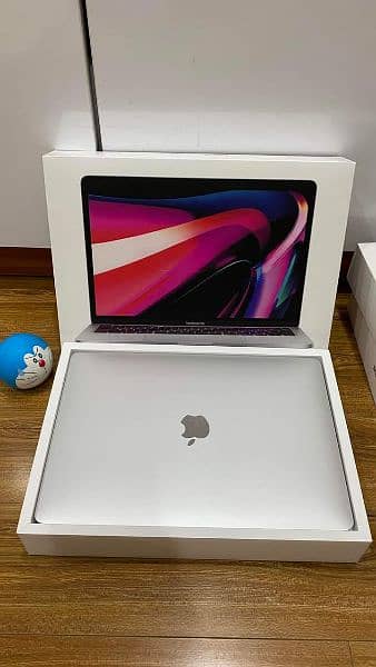 apple MacBook Pro M1 apple MacBook air M1 core i7 i5 processor M1