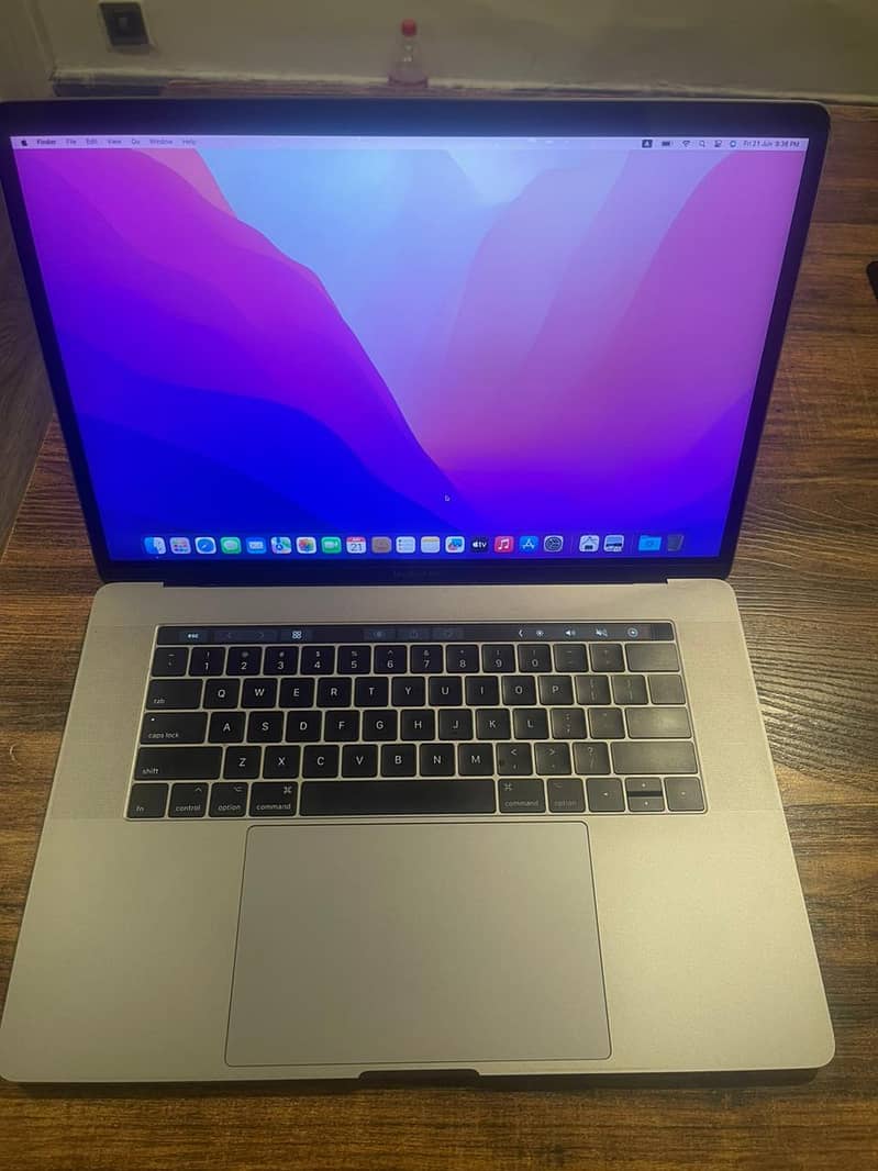 MACBOOK PRO 2017 15 INCH TOUCHBAR CORE I5 16GB RAM 512GB