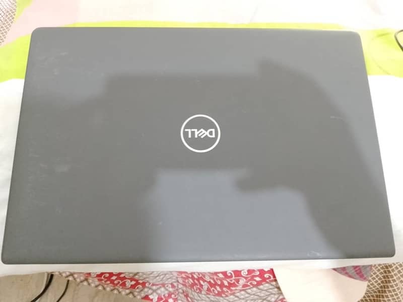 Selling my scratchless laptop in reasonable price
