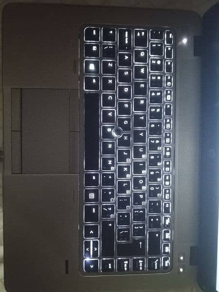 Hp Elitebook 840 G2 with backlit keyboard and SSD installed