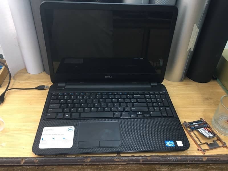 dell laptop 10/10 condistion