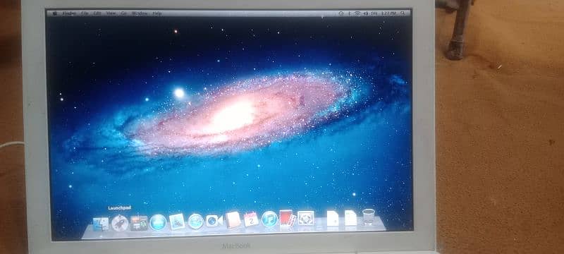 Apple laptop