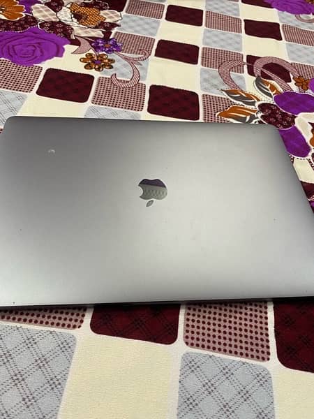 MacBook pro - 15 inch - touch bar - 2017
