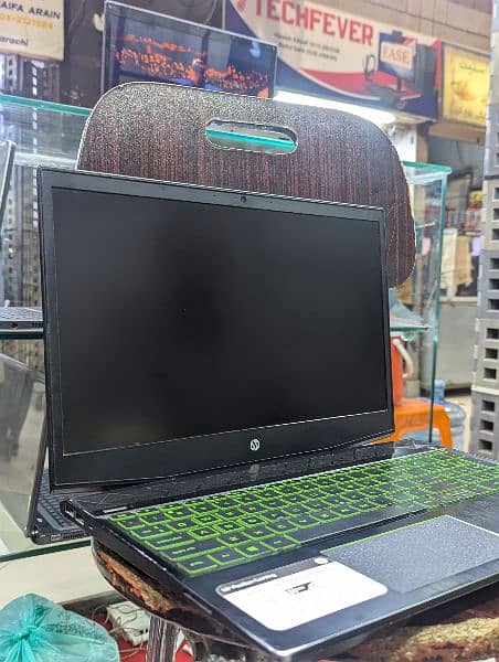 hp pavilion gaming laptop
