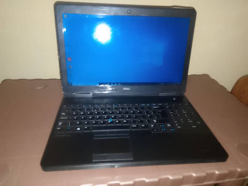 Want to Sale My Laptop Dell Fresh Pece. Details in Picture
