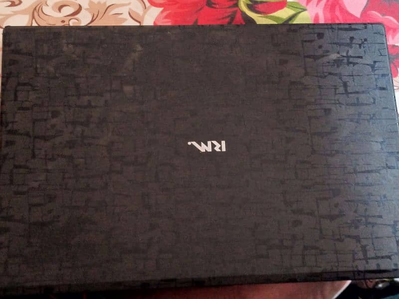 LaptopRM Notebook 300 W76C core i3 4gb /200 gb minor charging issue