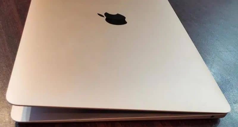 apple MacBook air M1 0340/7131/879 WhatsApp