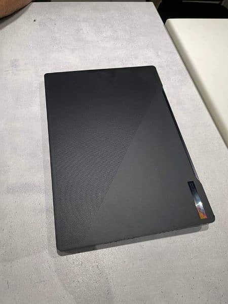 ASUS ROG Zephyrus M16